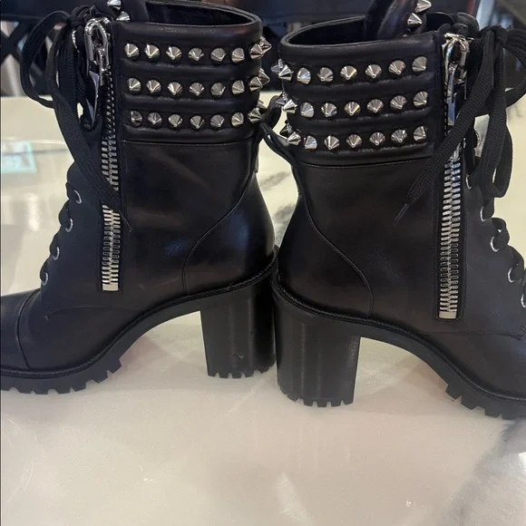 Christian louboutin 40 Black Studded Lace-Up Ankle Boots. Perfect condition - Picture 8 of 9